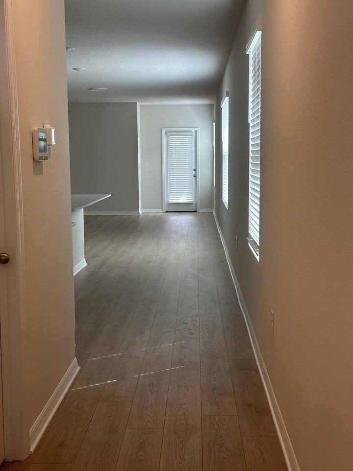 8821 Clear View St - Photo 5 of 20