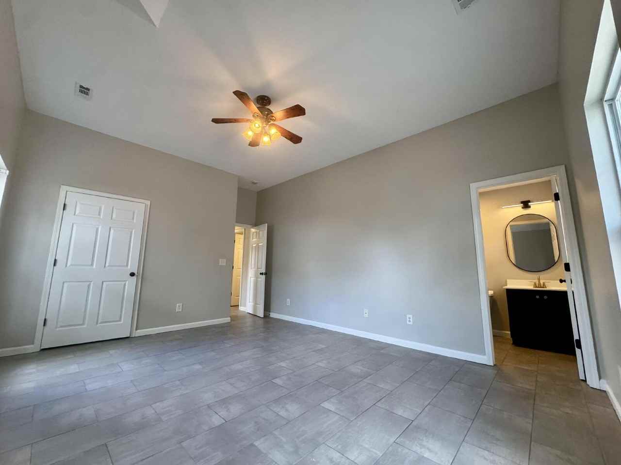 2214 Burns St - Photo 7 of 19
