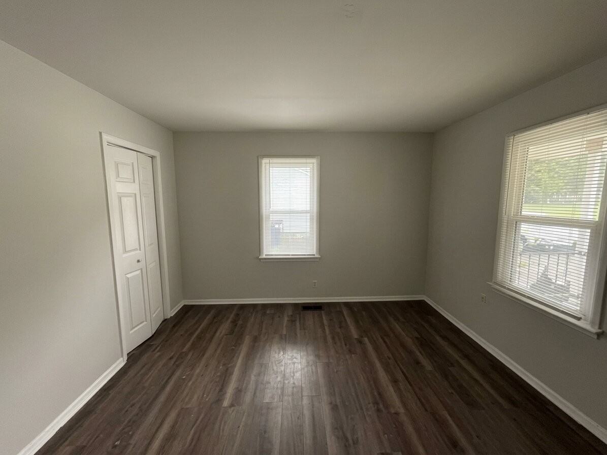 9434 Bristol Ave - Photo 3 of 16