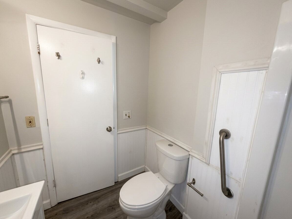 9434 Bristol Ave - Photo 6 of 16
