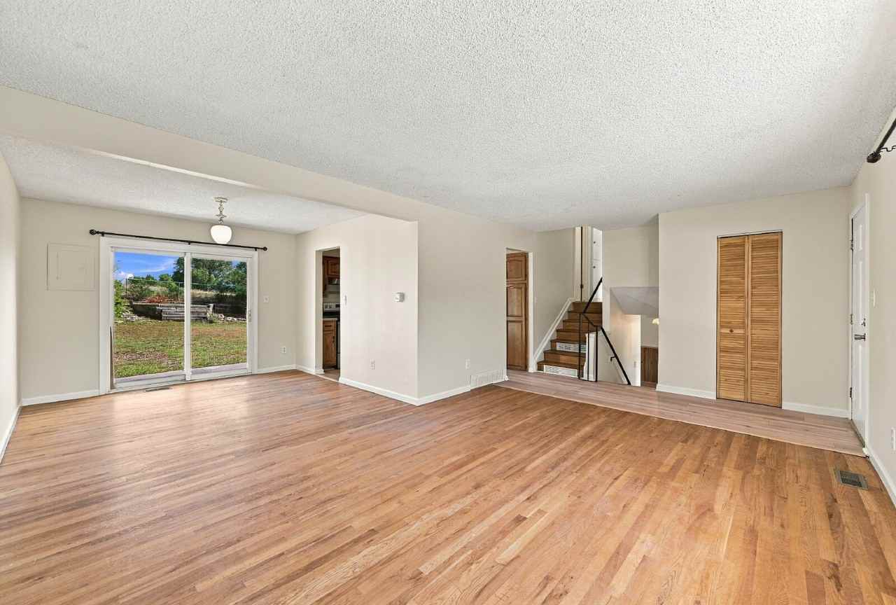 929 Cardinal St - Photo 3 of 43