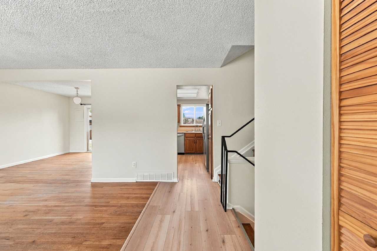 929 Cardinal St - Photo 7 of 43