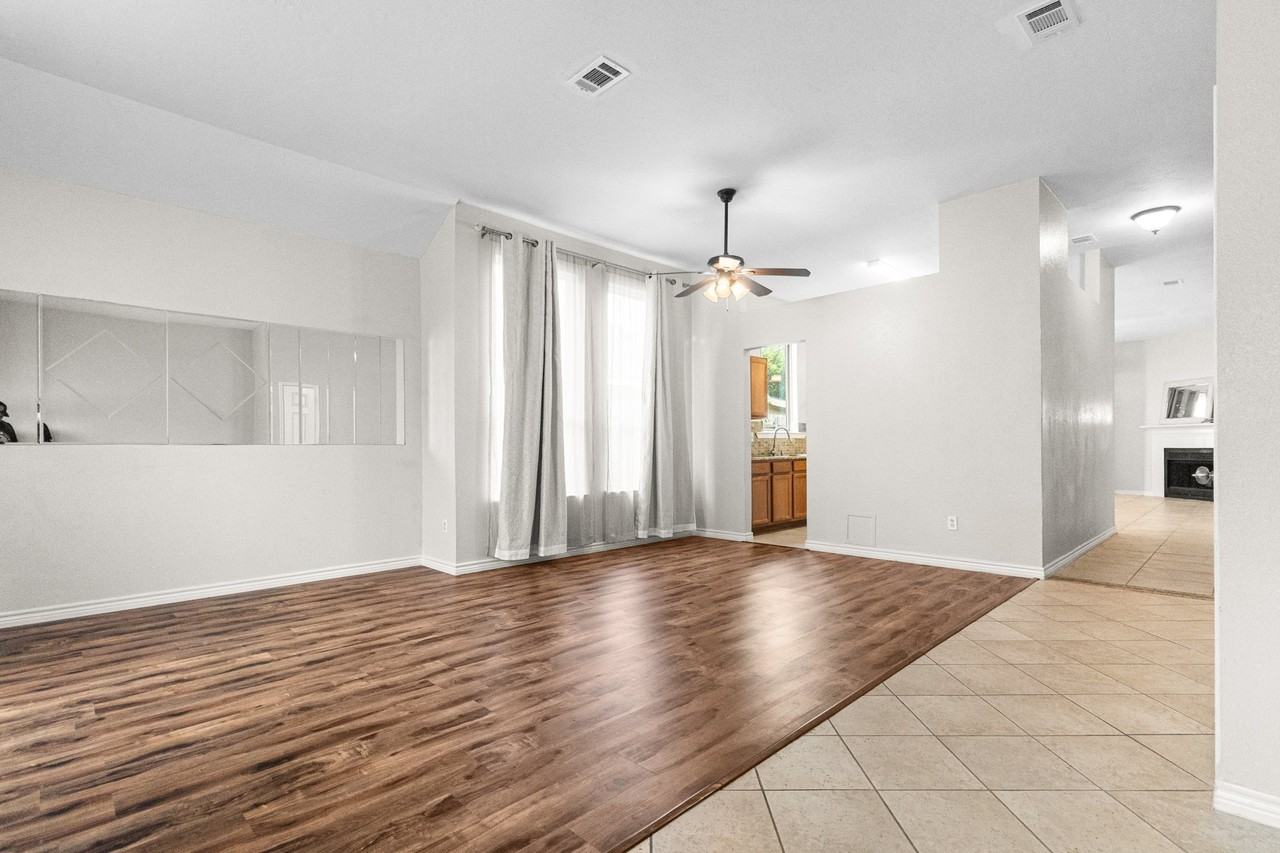 8825 Mystic Trl - Photo 4 of 18