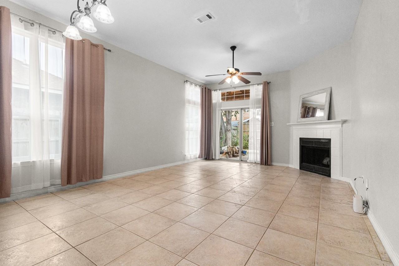 8825 Mystic Trl - Photo 5 of 18