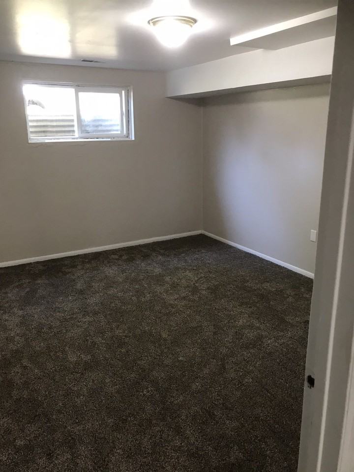 605 E Center St - Photo 2 of 2