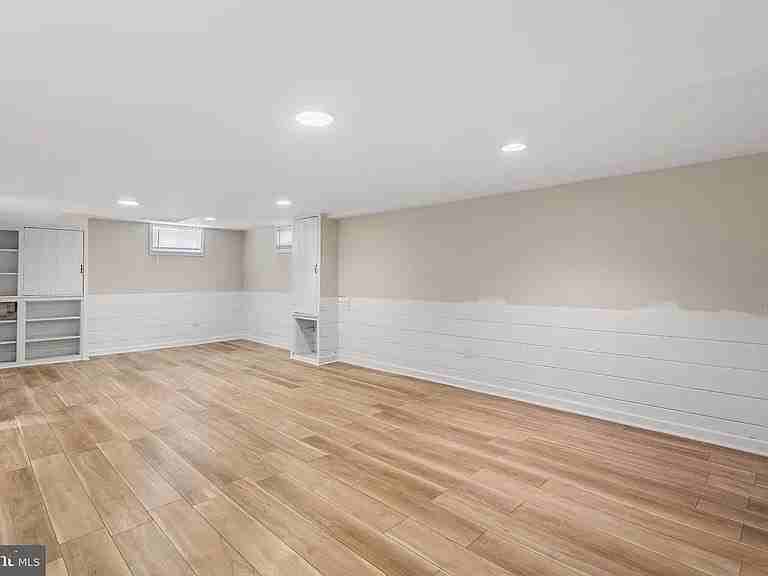600 Maple Ave - Photo 3 of 18