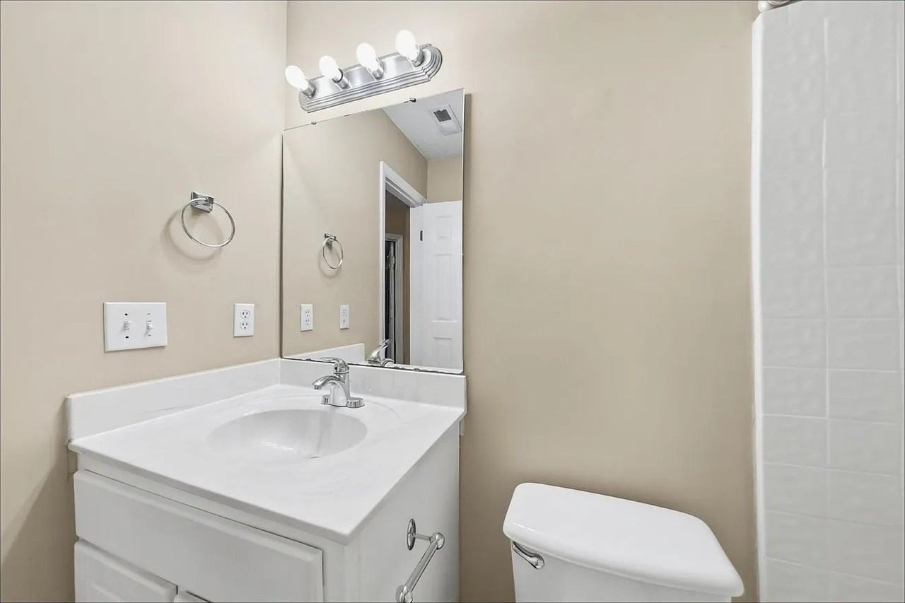 4704 Courtside Pl #A - Photo 6 of 12