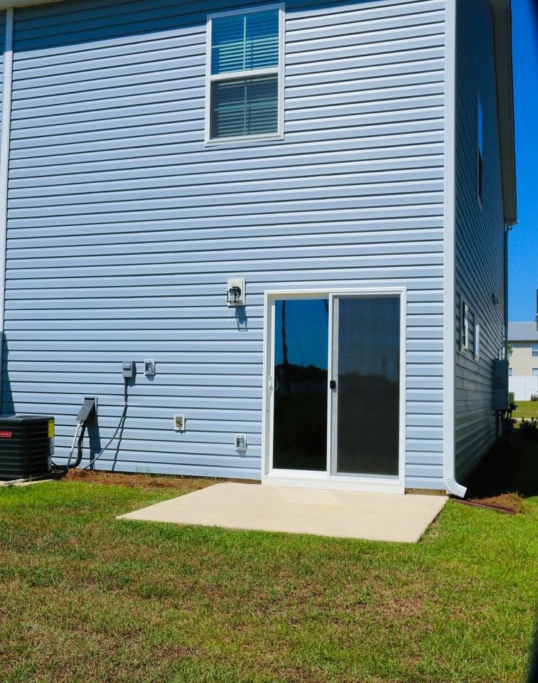 444 Ocala Dr - Photo 2 of 13