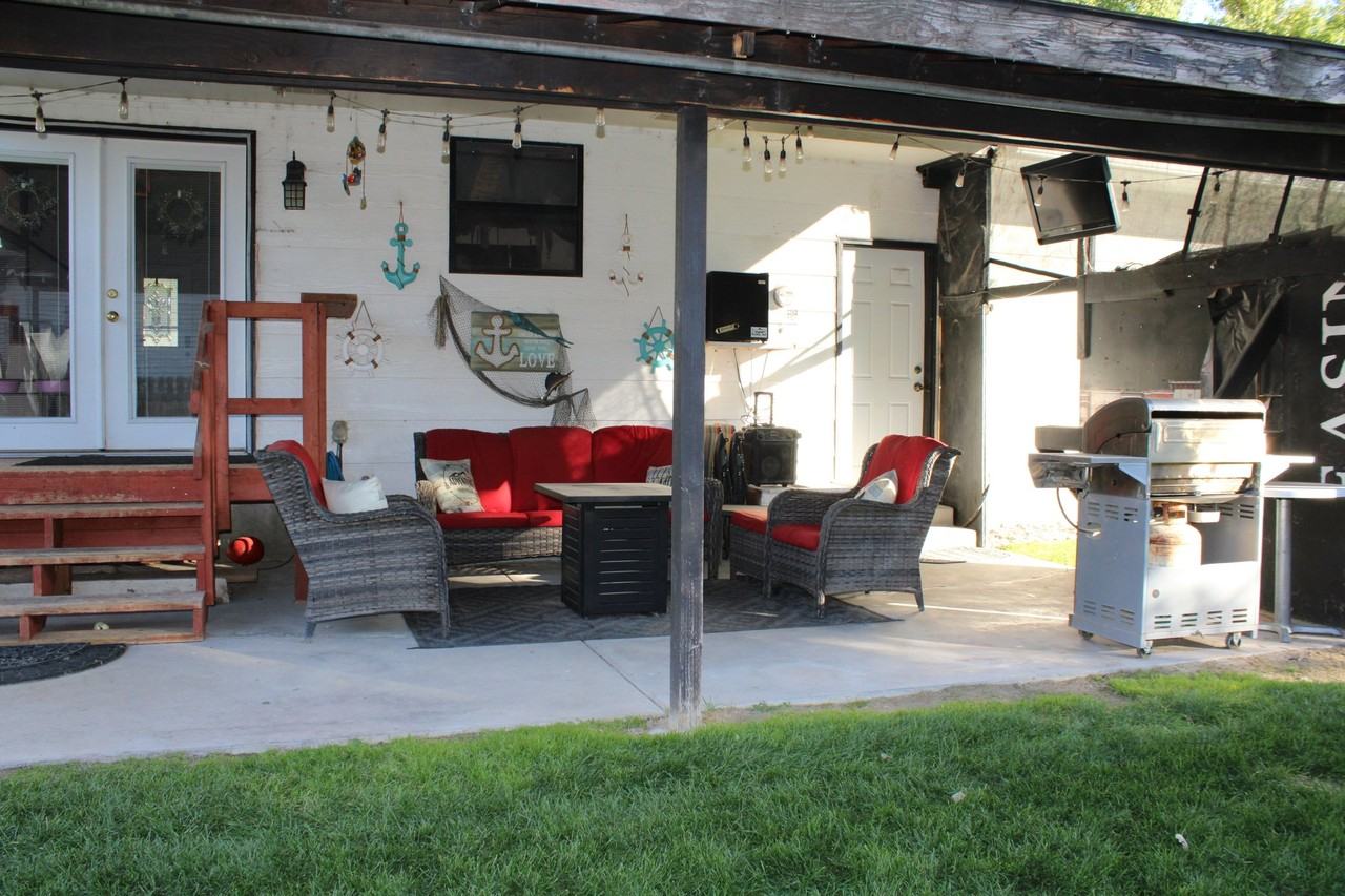 1322 Bluebird Ln - Photo 6 of 20