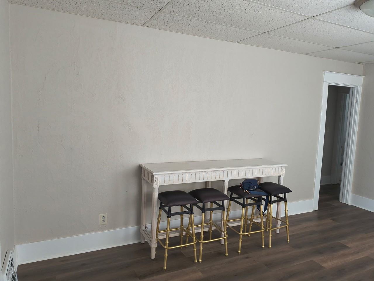 218 E Walnut St - Photo 6 of 9