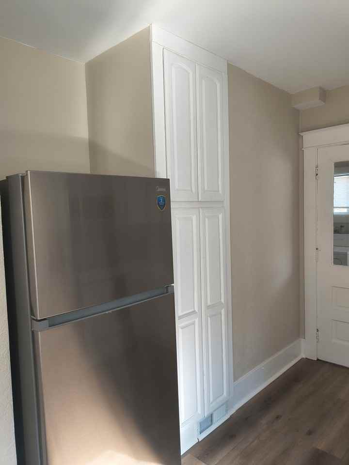 218 E Walnut St - Photo 7 of 9