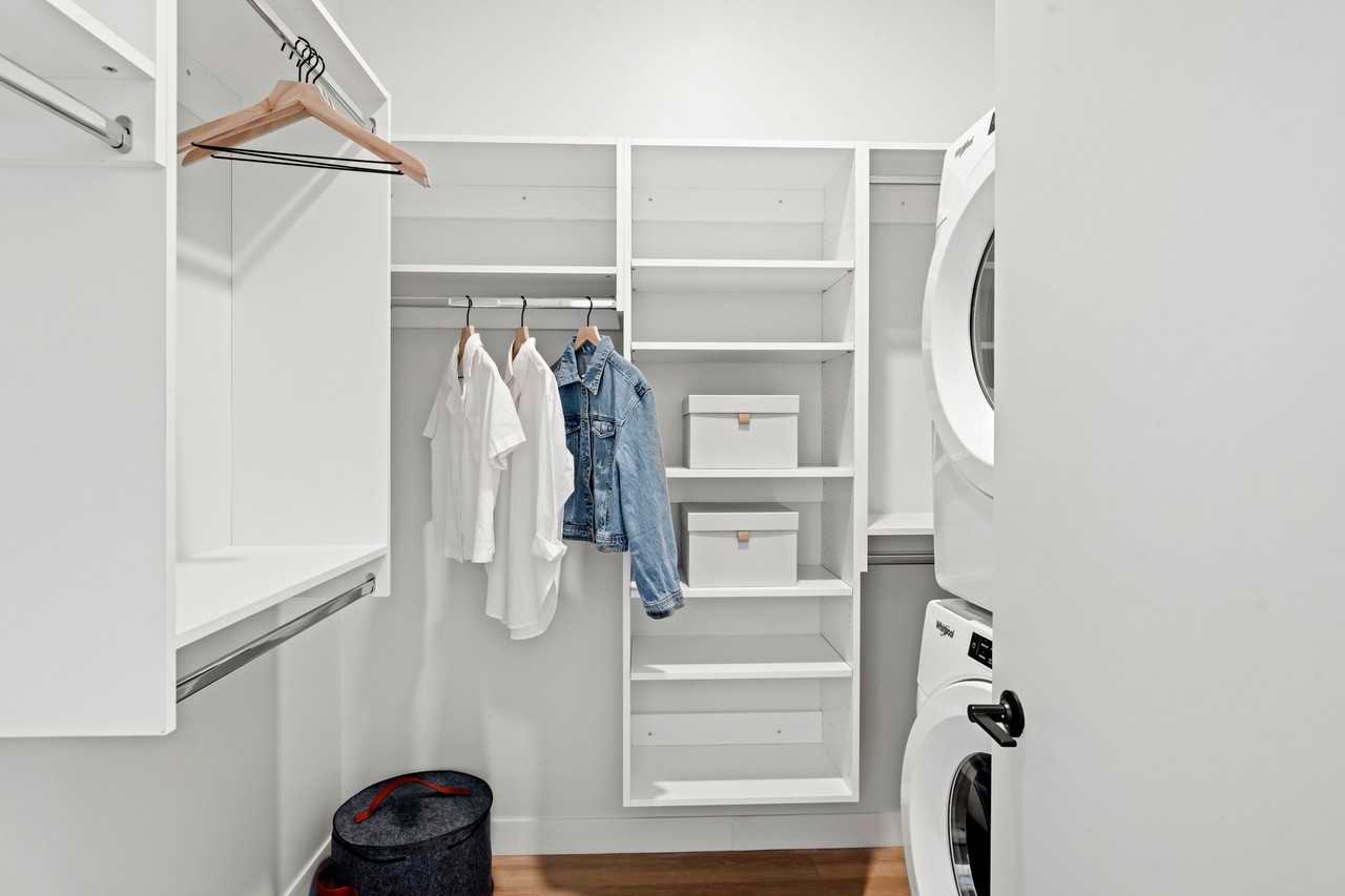 1102 W Van Buren St - Photo 5 of 10