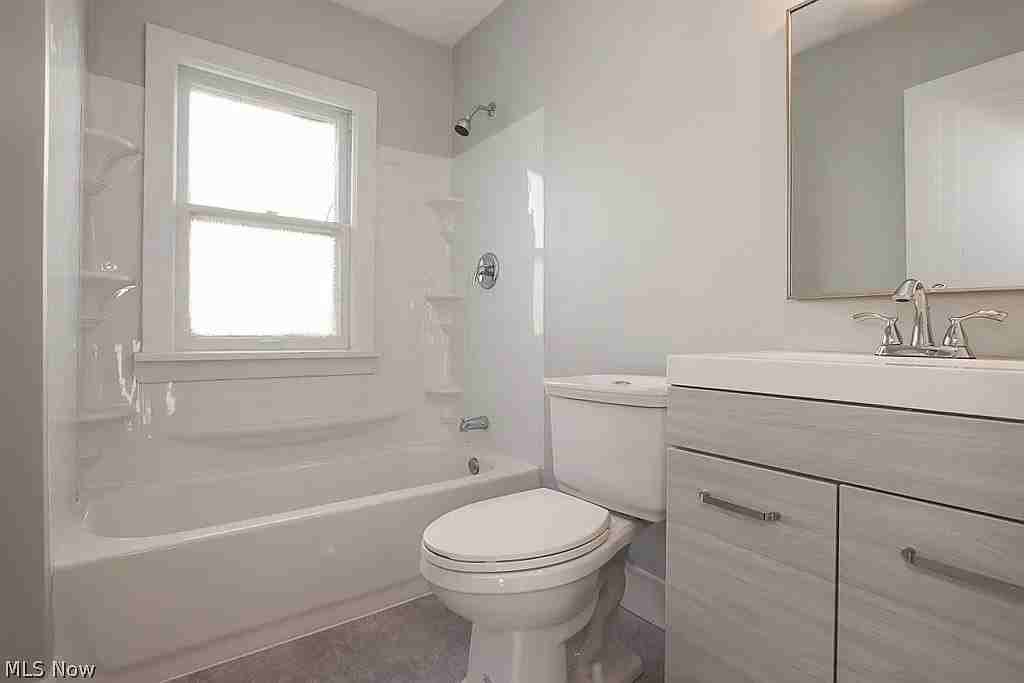 12716 Thornhurst Ave - Photo 5 of 18