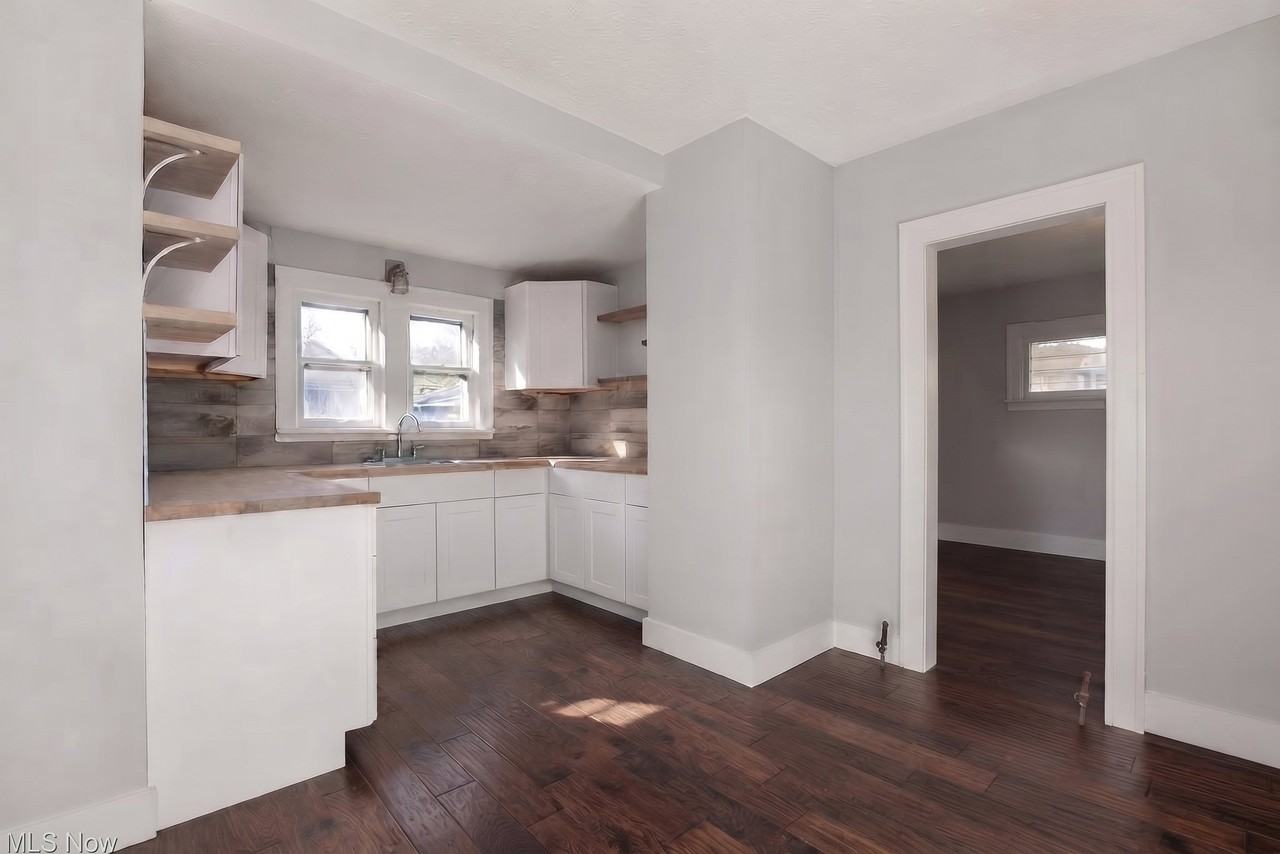 12716 Thornhurst Ave - Photo 6 of 18