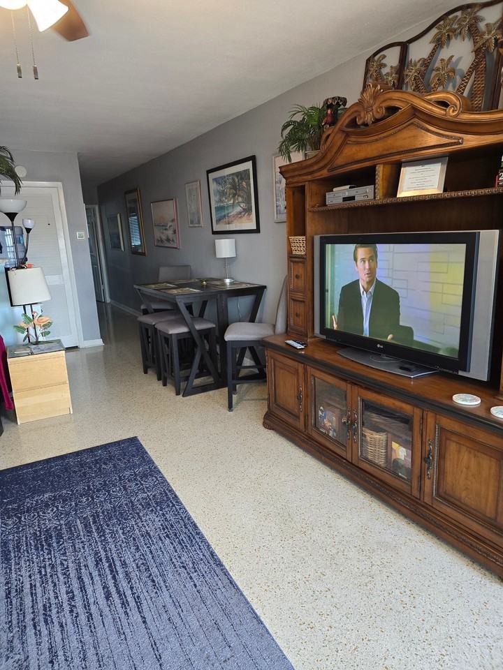 6161 Gulf Winds Dr/ Seasonal Rental #251 - Photo 2 of 8