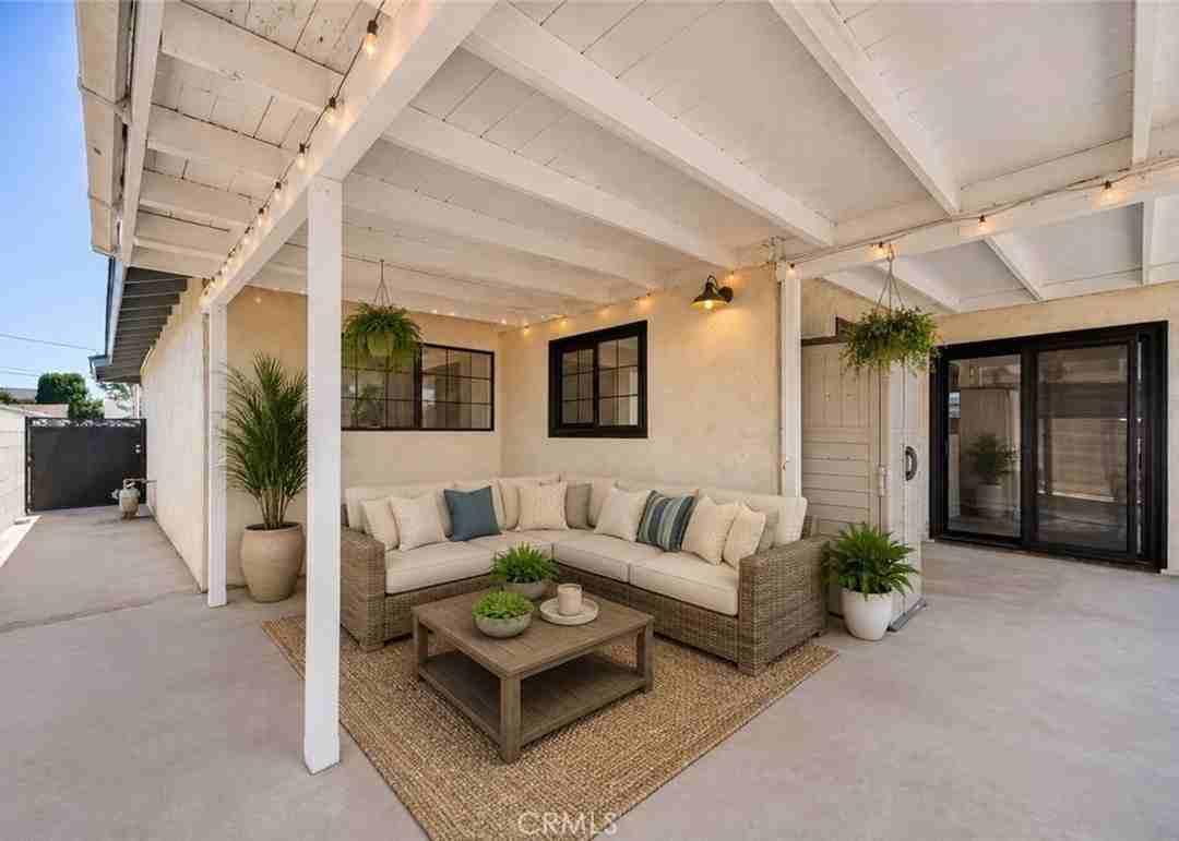 21213 Budlong Ave - Photo 5 of 13