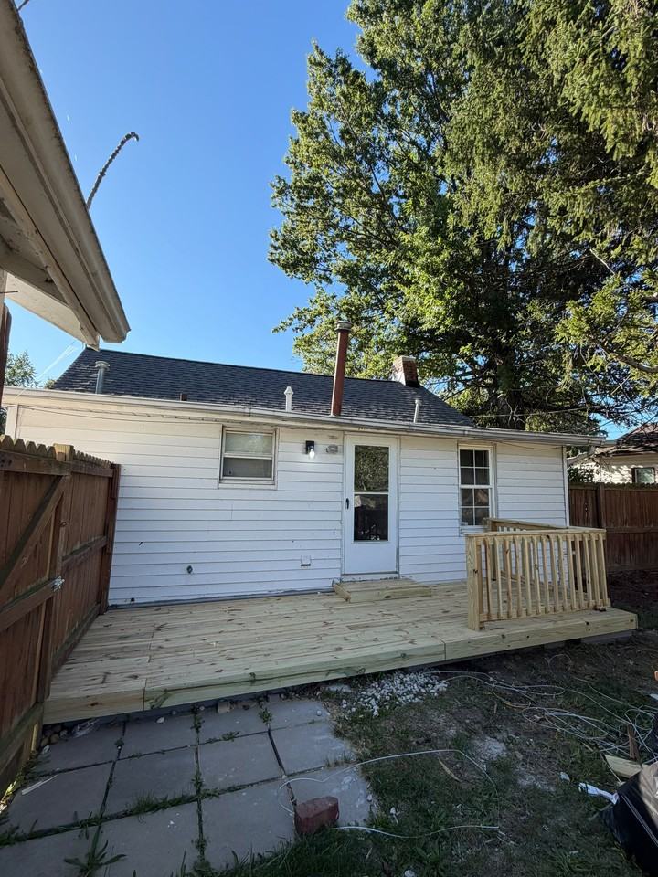 251 E - Photo 3 of 15