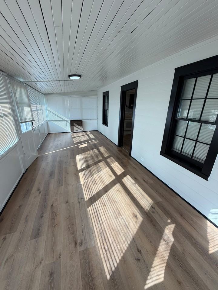 251 E - Photo 6 of 15