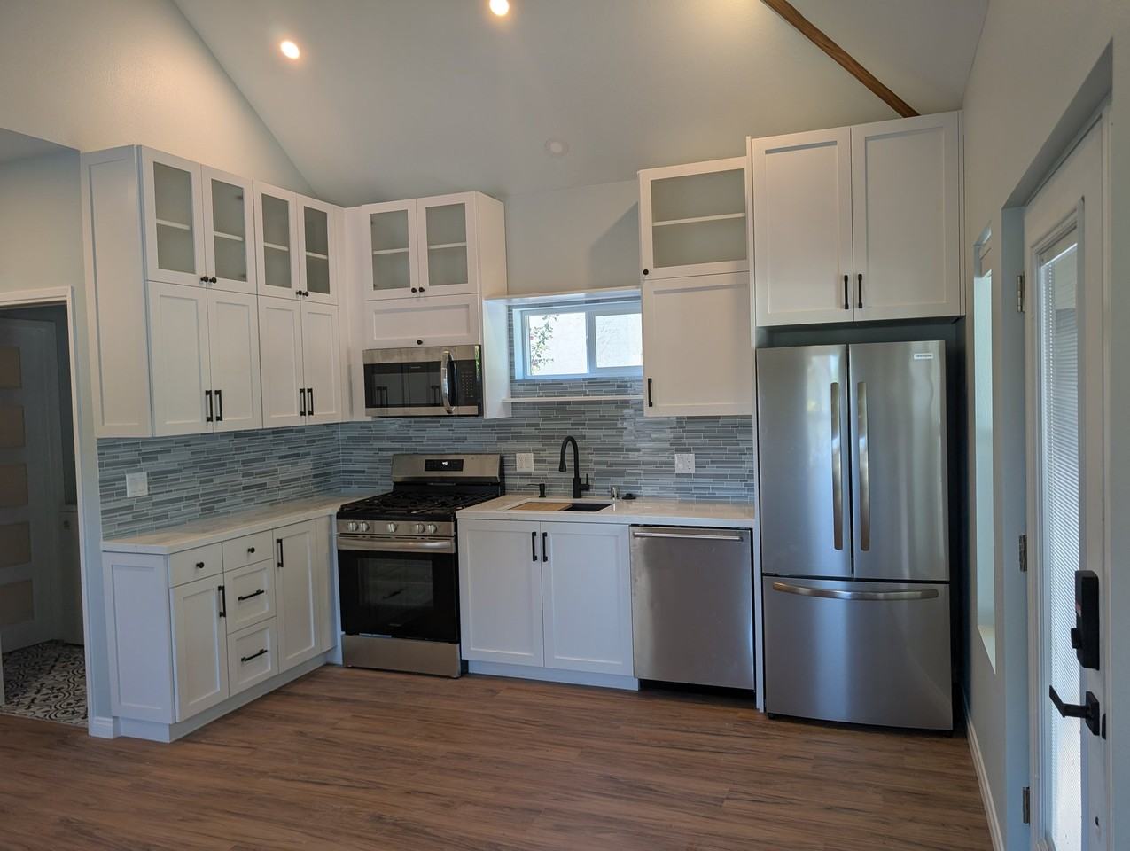 6717 Rudnick Ave - Photo 6 of 11