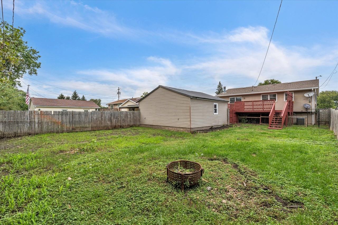4700 49th Ave - Photo 3 of 14
