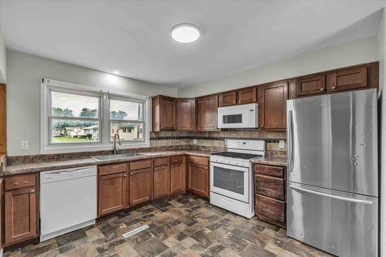 4700 49th Ave - Photo 5 of 14