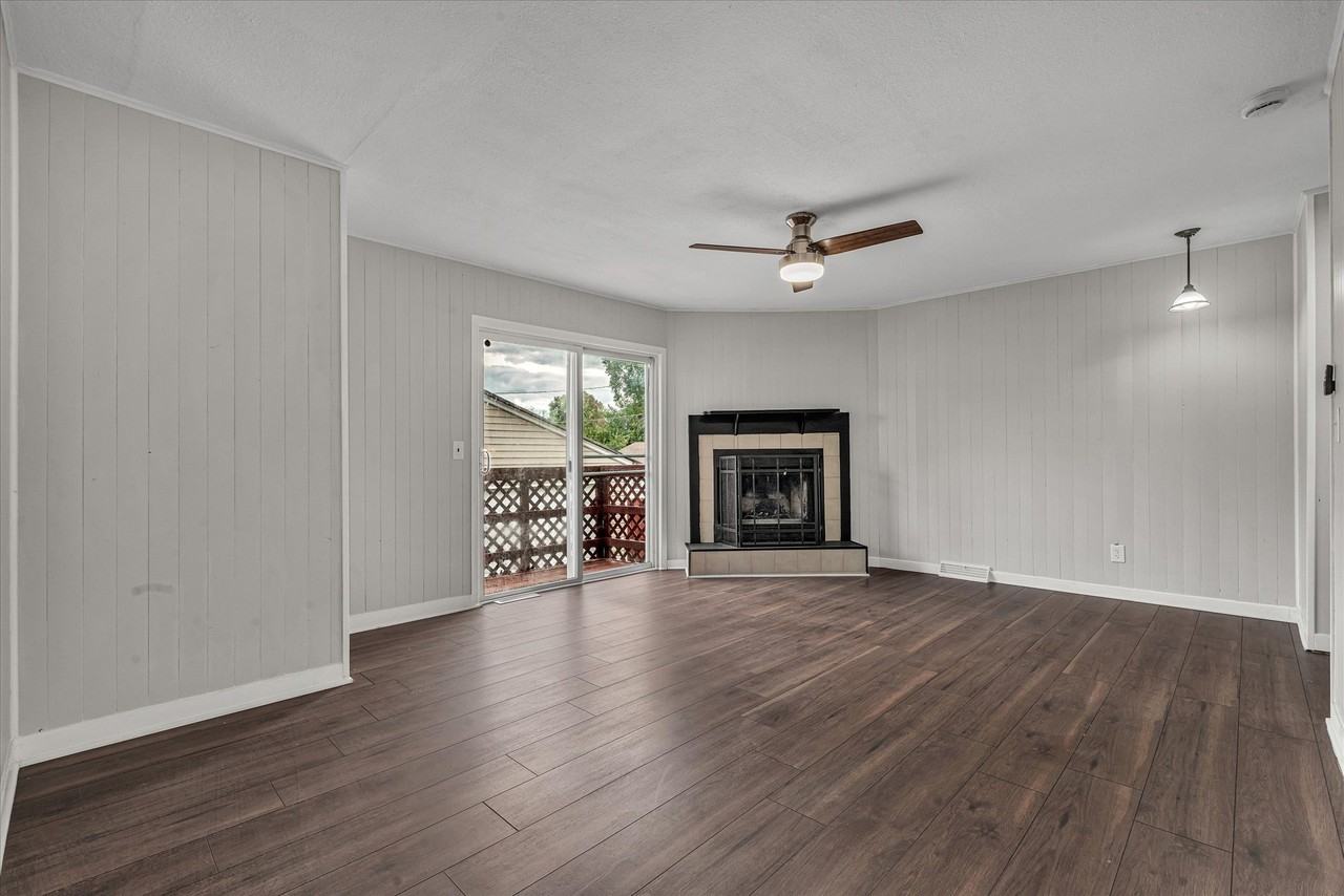 4700 49th Ave - Photo 7 of 14