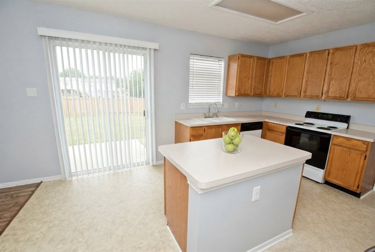 14242 Weeping Cherry Dr - Photo 5 of 17