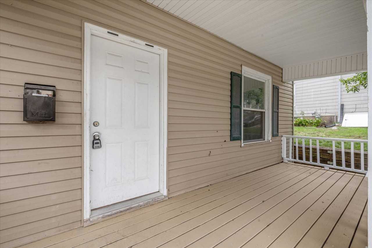 735 Sylvan Ct - Photo 2 of 15