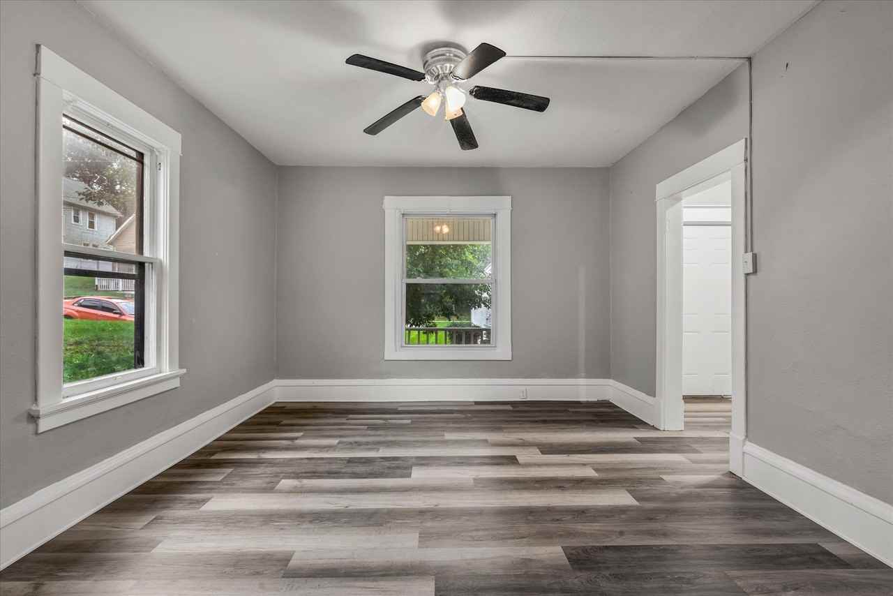 735 Sylvan Ct - Photo 4 of 15