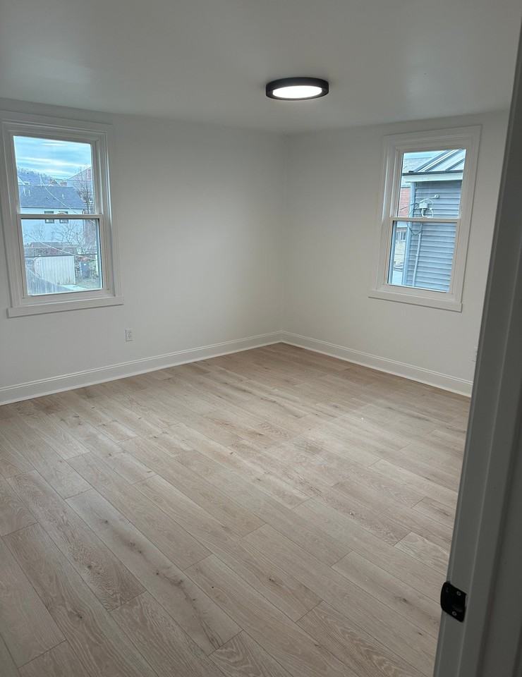 1415 Columbus Ave - Photo 6 of 12