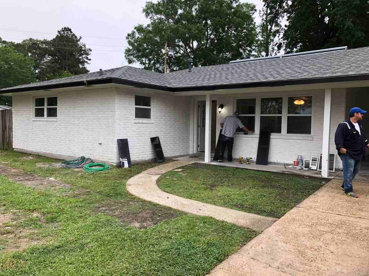 233 Nancy Dr - Photo 2 of 6