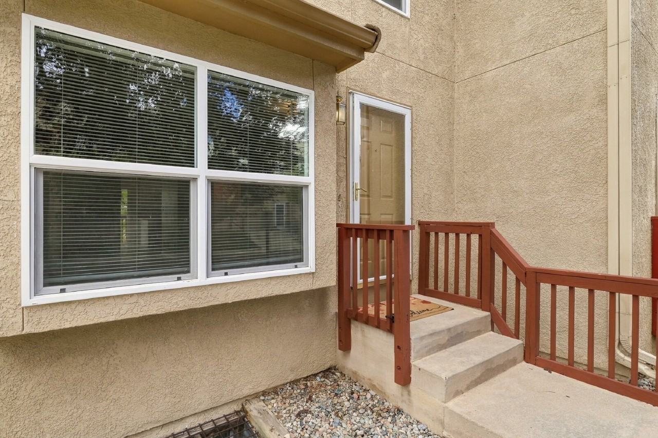 1949 Bristlecone Dr - Photo 4 of 38
