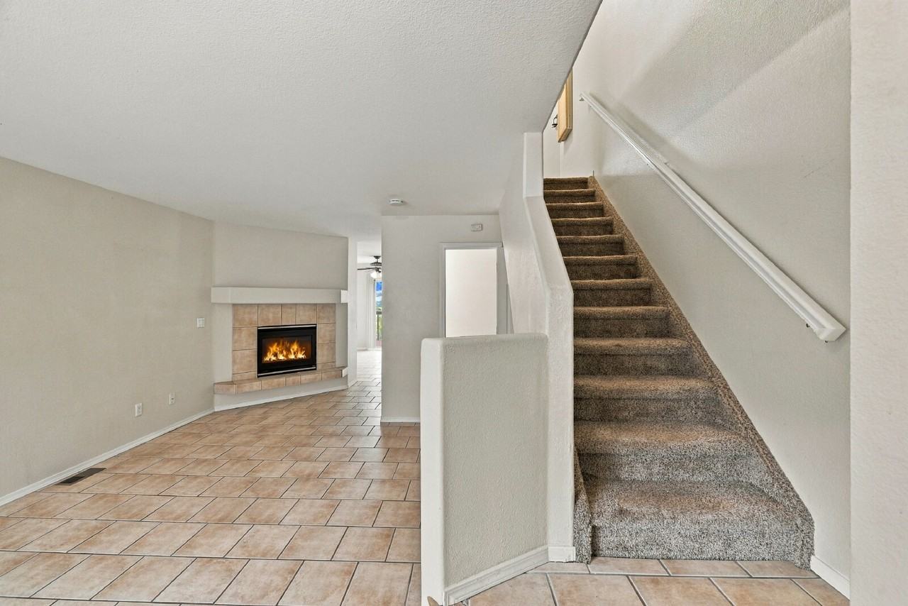 1949 Bristlecone Dr - Photo 5 of 38