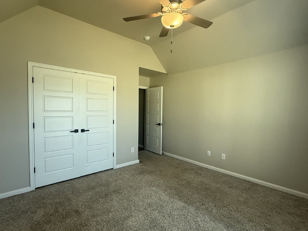 18312 Autumn Grove Ct - Photo 3 of 40