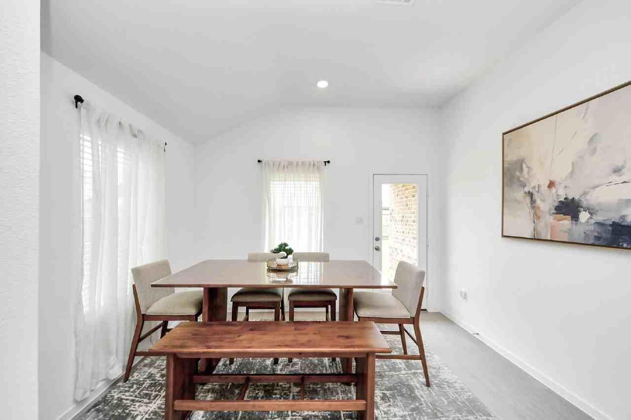 2418 Phantom Quartz Dr - Photo 4 of 27