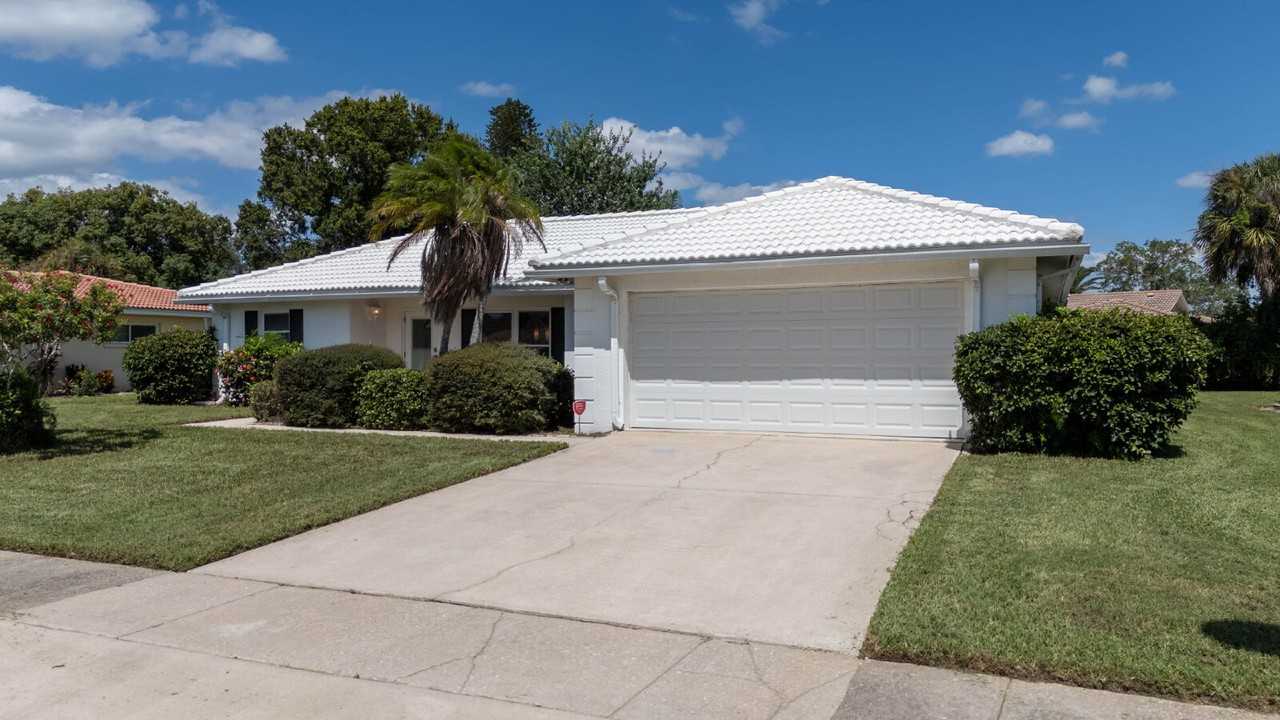 7525 Swanson Ln - Photo 3 of 46