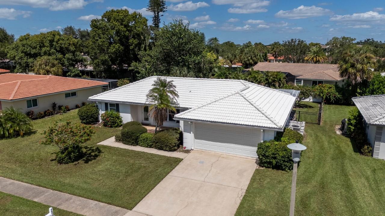 7525 Swanson Ln - Photo 4 of 46