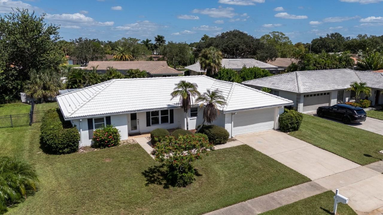 7525 Swanson Ln - Photo 6 of 46