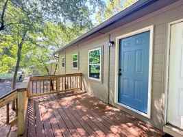 featured image of 119 Clyde St #9