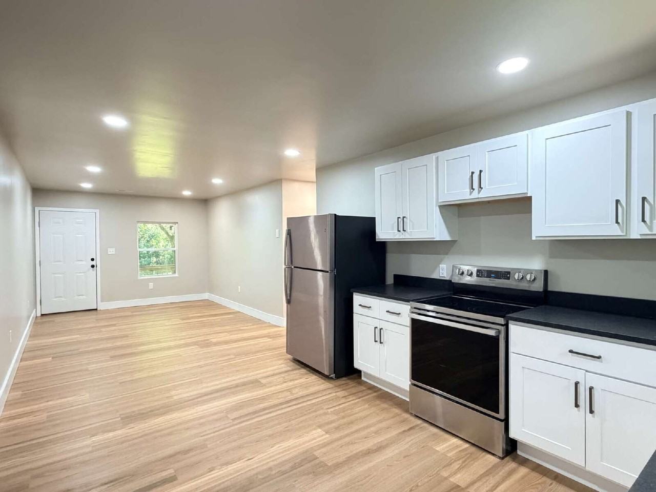 119 Clyde St #9 - Photo 2 of 13