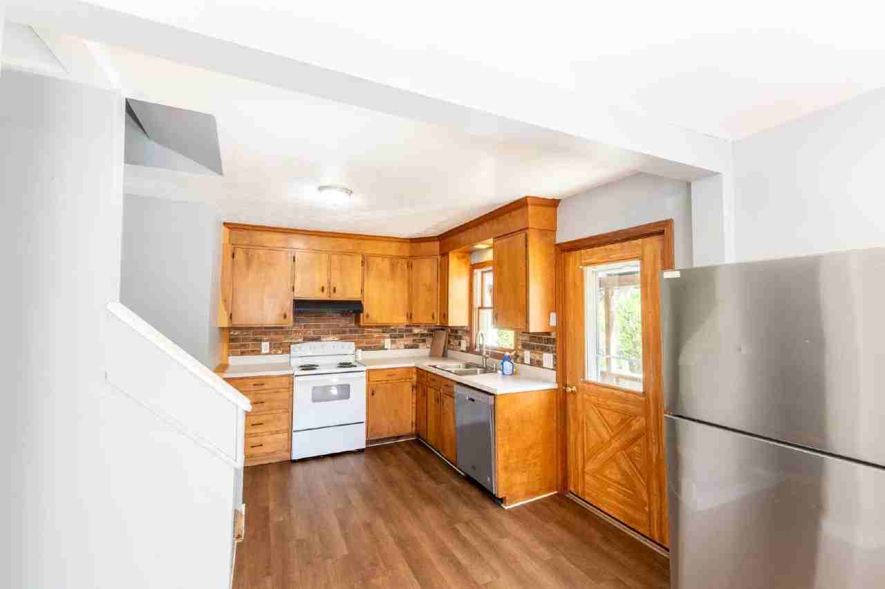 71 Pike St - Photo 7 of 24