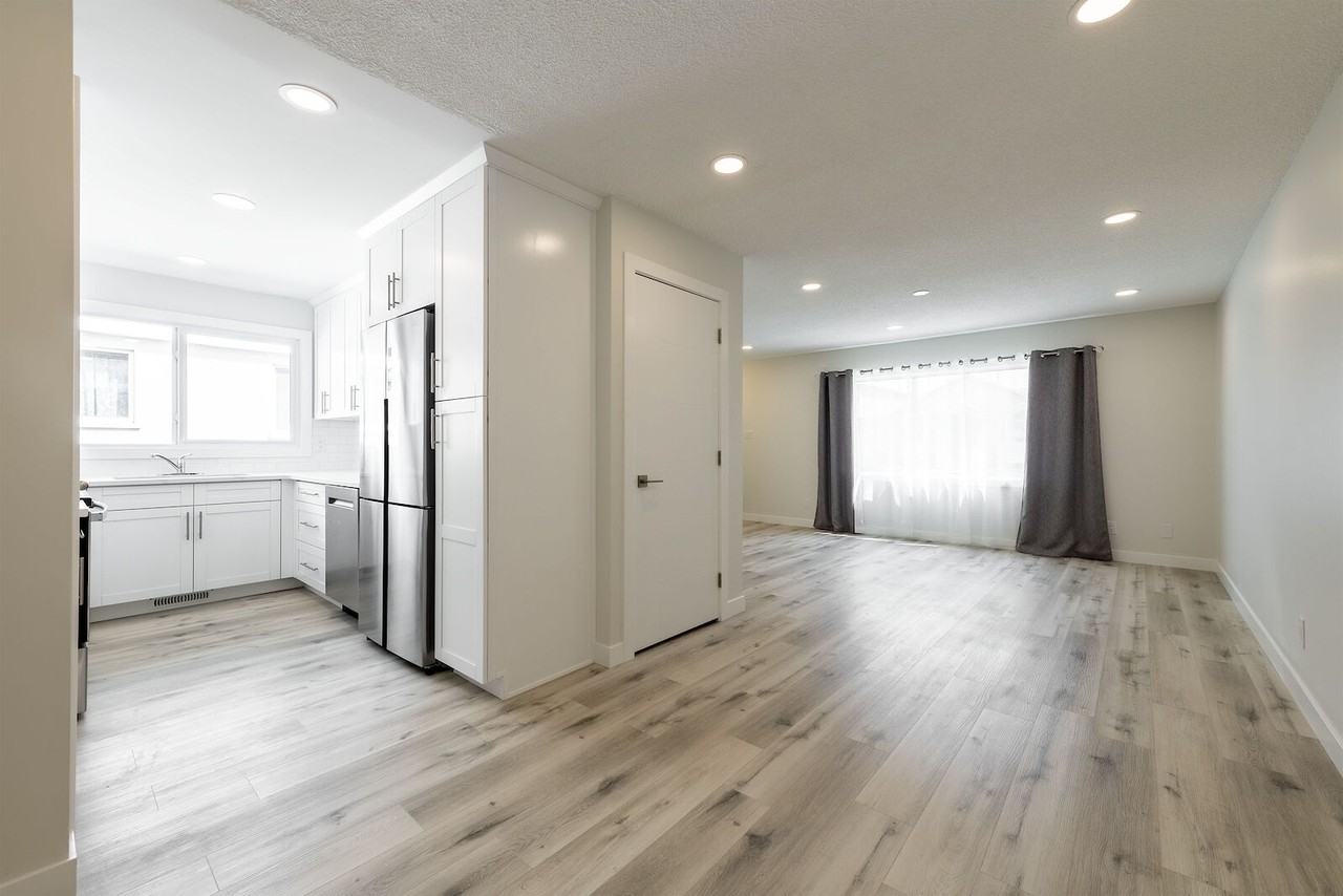 9344 94 St Nw - Photo 3 of 12