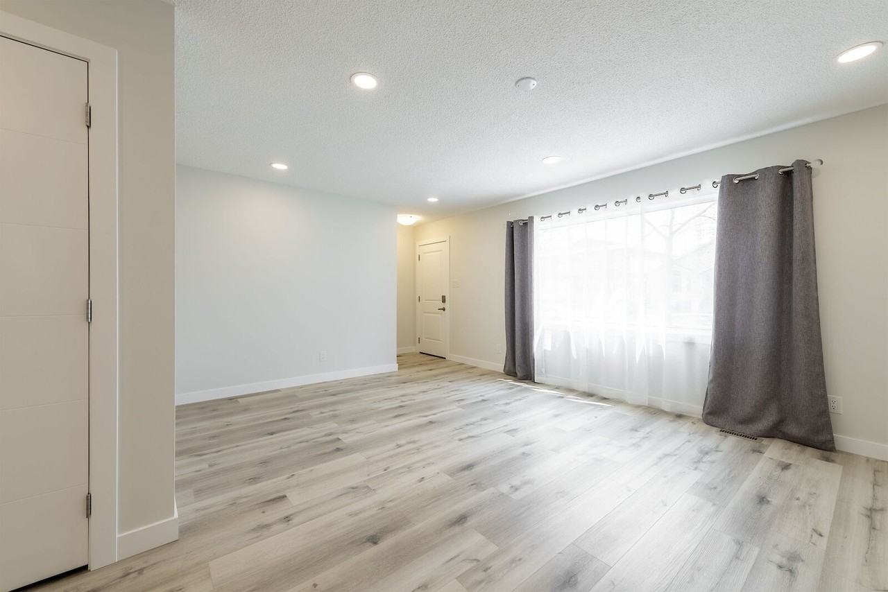 9344 94 St Nw - Photo 4 of 12