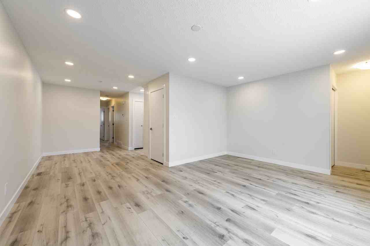 9344 94 St Nw - Photo 6 of 12
