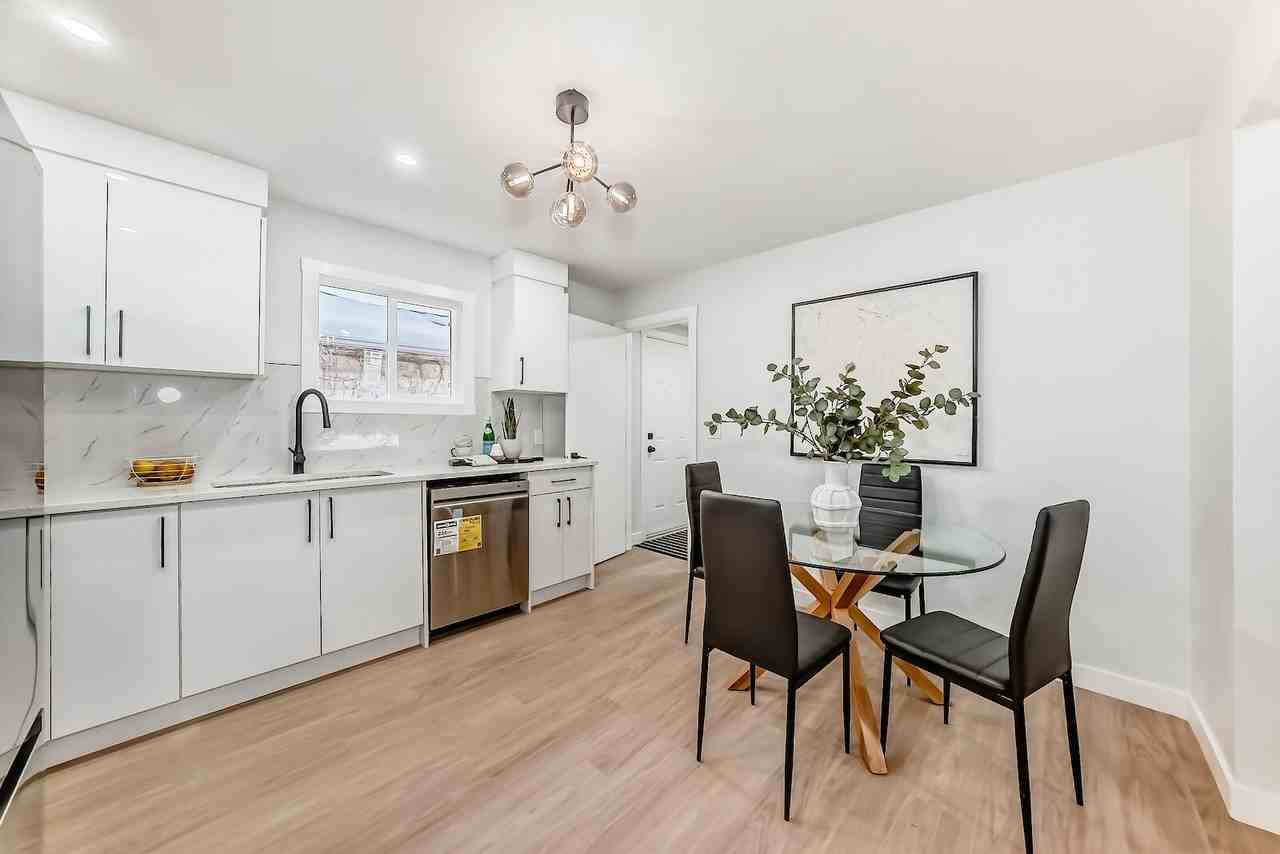 902 35 St Se - Photo 2 of 22