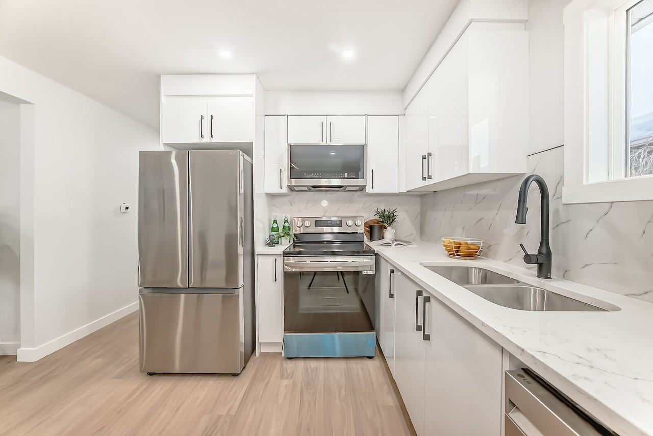 902 35 St Se - Photo 6 of 22