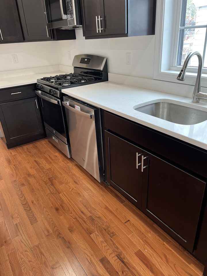220 Carleton St #NA - Photo 7 of 14
