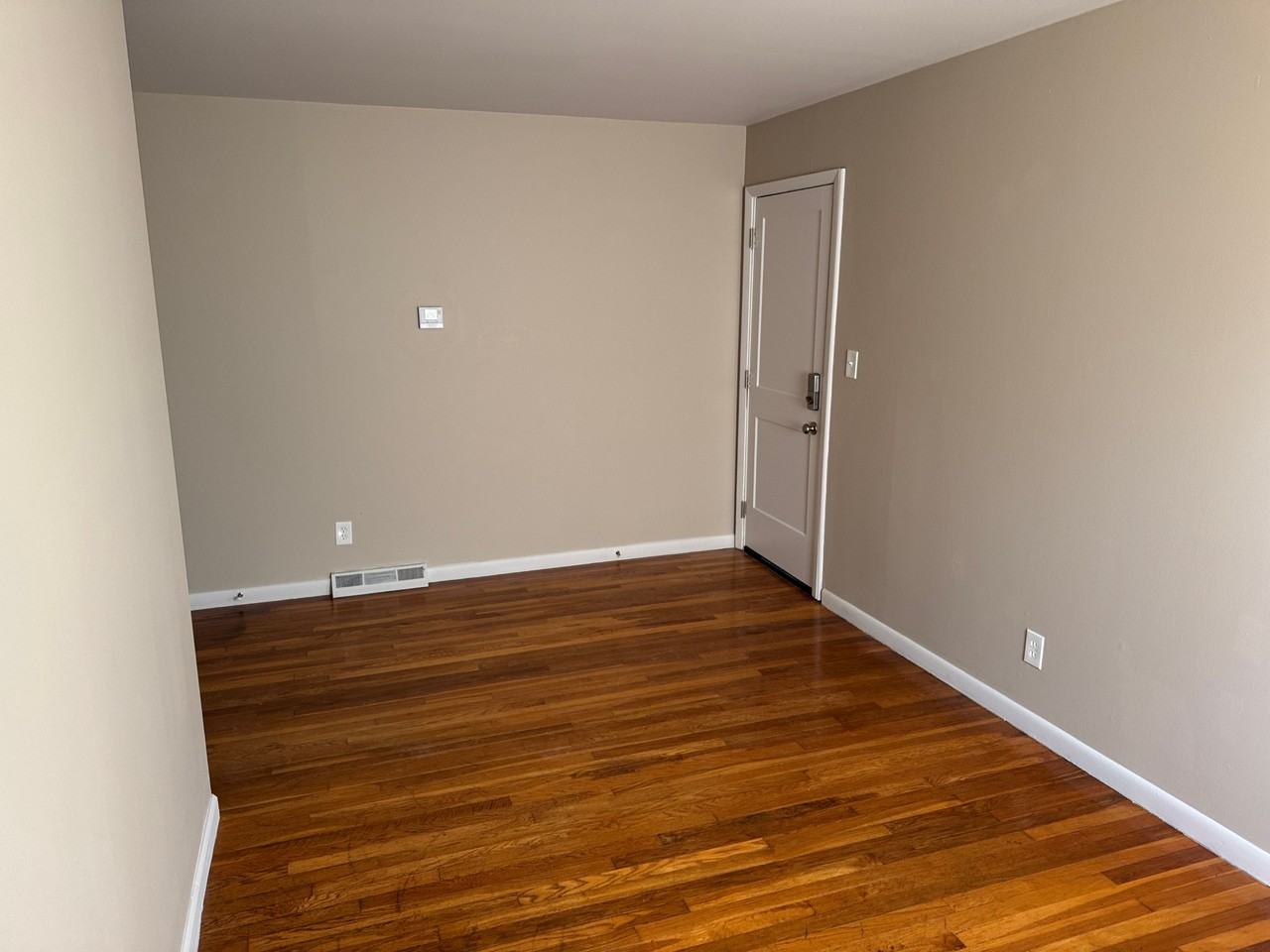 1614 N Yellow Springs St #103 - Photo 6 of 9