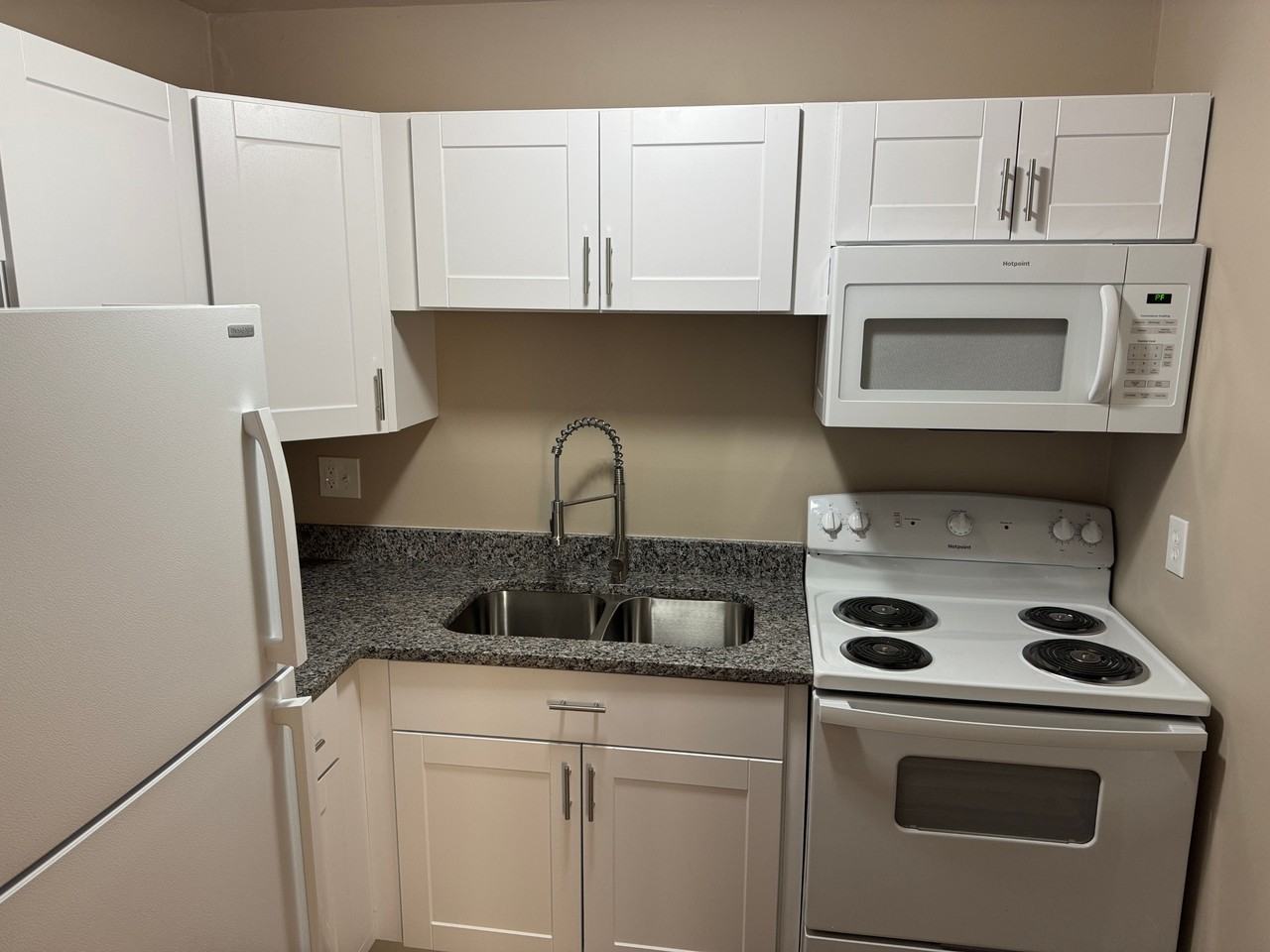 1614 N Yellow Springs St #103 - Photo 7 of 9