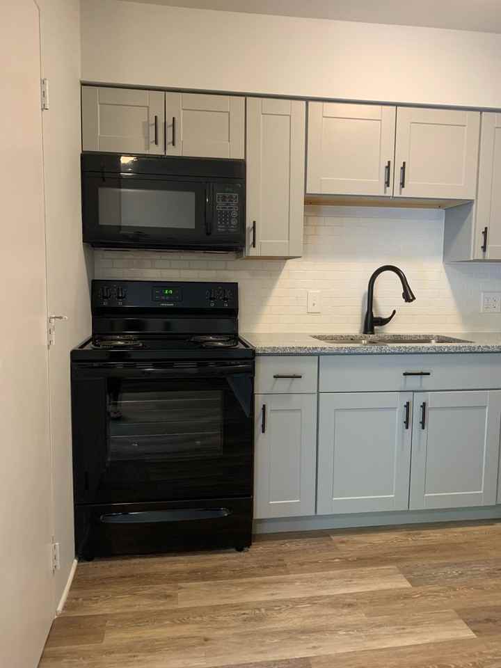 1505 N Plum St #5 - Photo 3 of 9